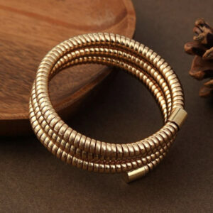 Swirl cuff